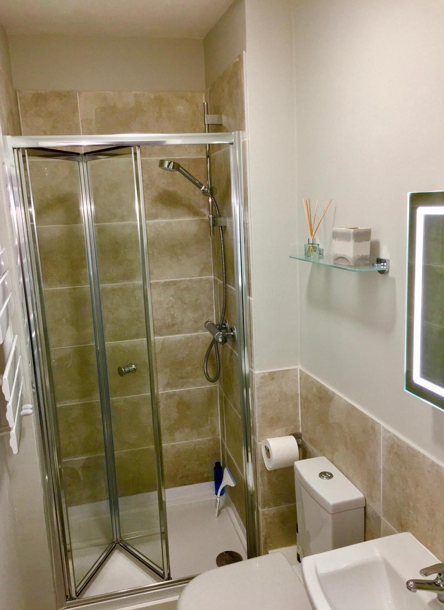 Luxury 2 Bed Apartment With Free Parking لودلو المظهر الخارجي الصورة
